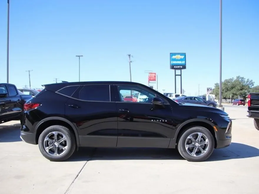2025 Chevrolet Blazer 2LT photo 1