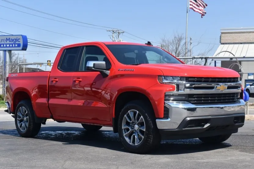 2022 Chevrolet Silverado 1500 LT photo 1
