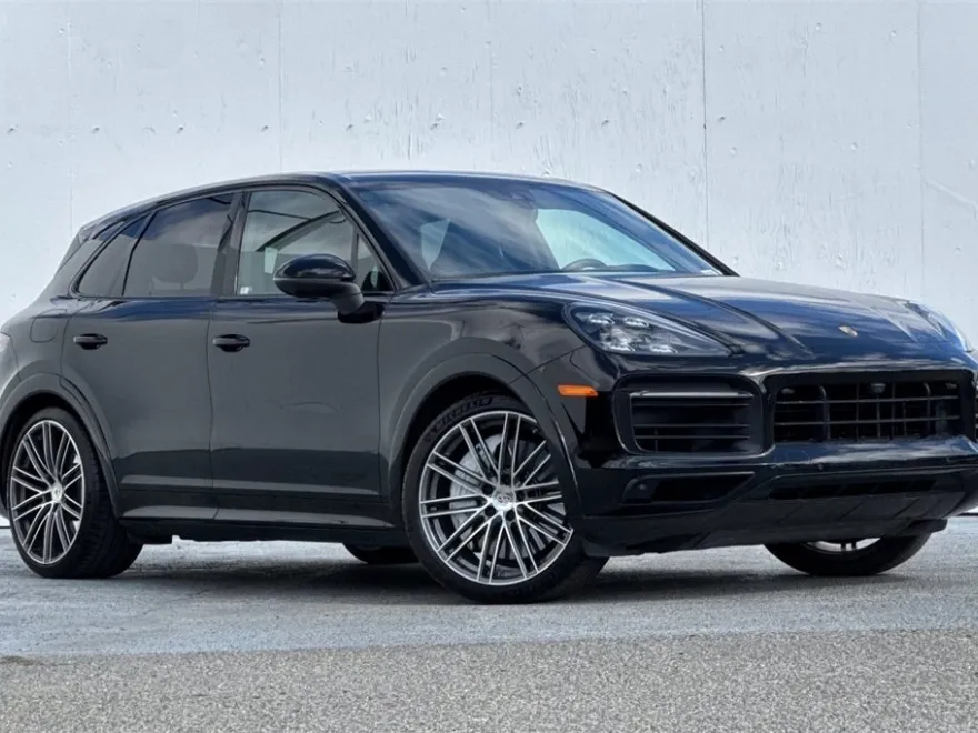 2019 Porsche Cayenne S photo 1