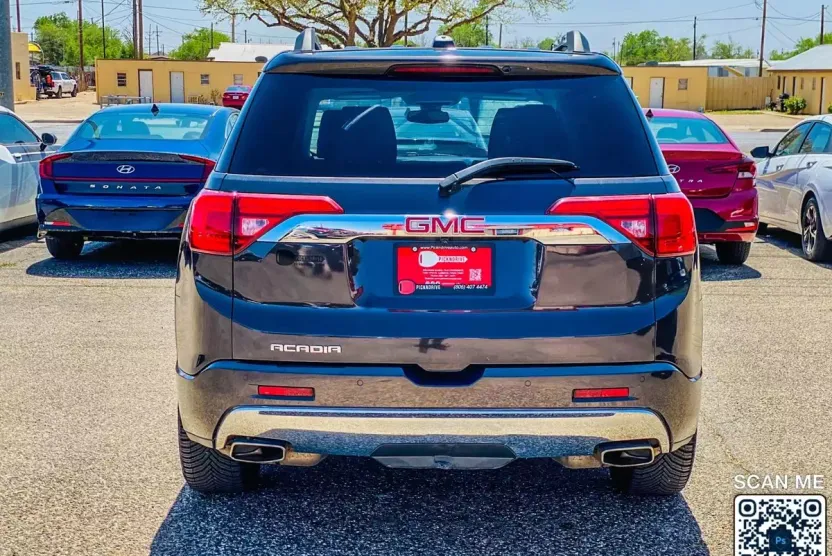 2017 Gmc Acadia Denali photo 1