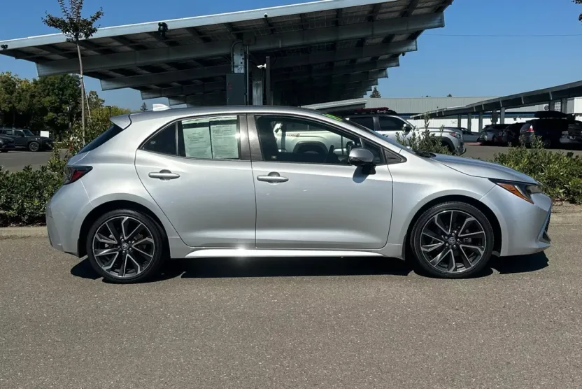 2019 Toyota Corolla SE photo 1