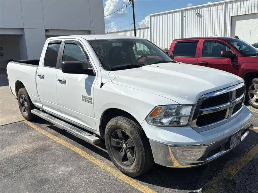 2017 Ram 1500 SLT photo 1
