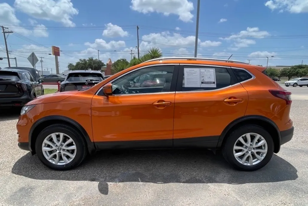 2022 Nissan Rogue Sport SV photo 1