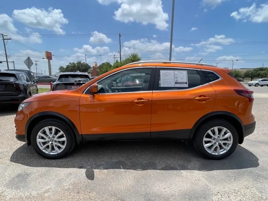 2022 Nissan Rogue Sport SV photo 1