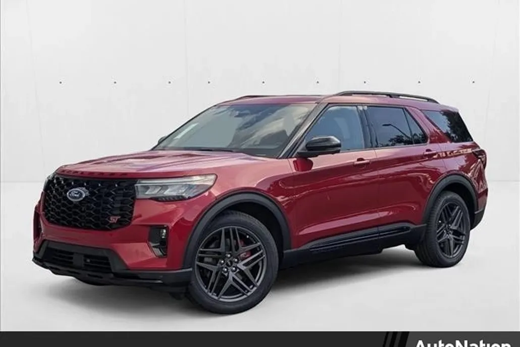 2025 Ford Explorer ST photo 1