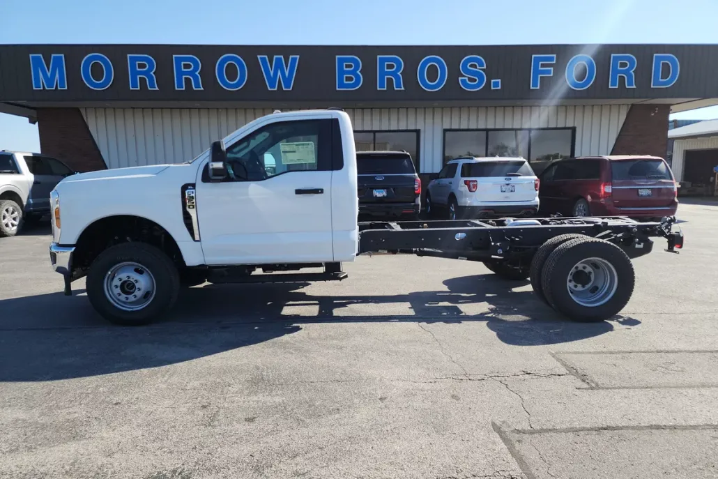 2024 Ford F-350 XL photo 1