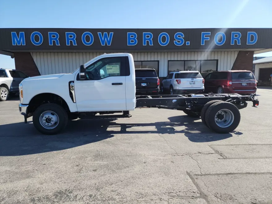 2024 Ford F-350 XL photo 1