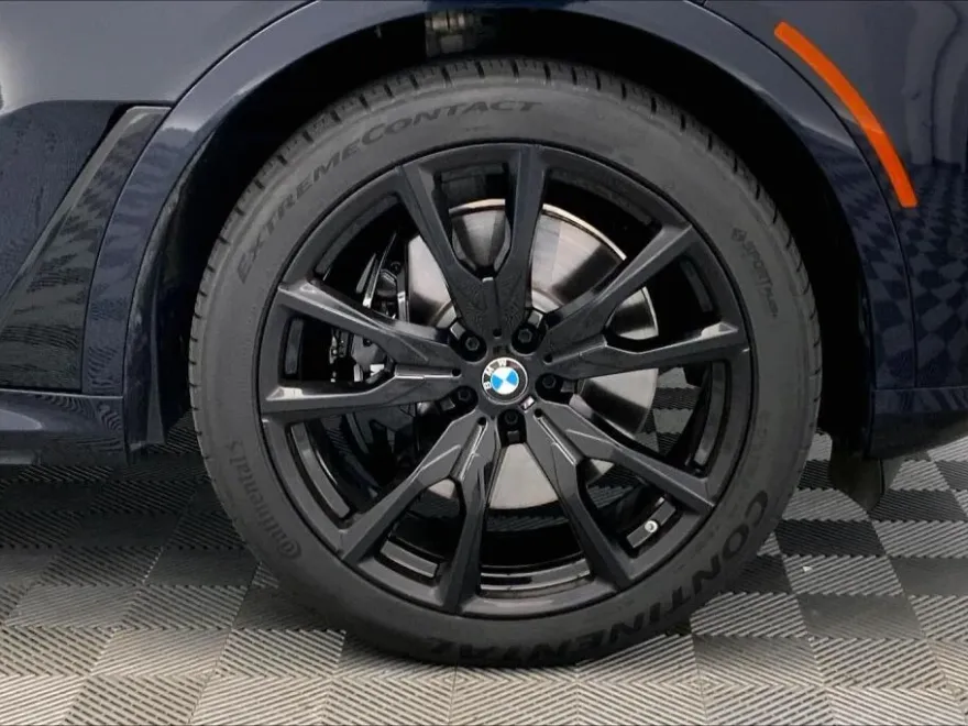 2025 Bmw X7 M60i photo 1