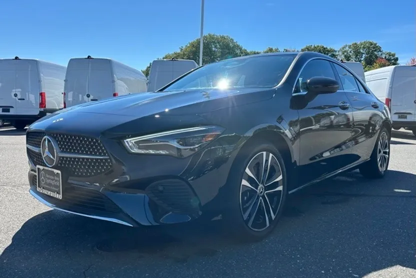 2025 Mercedes Benz CLA 250 4MATIC photo 1