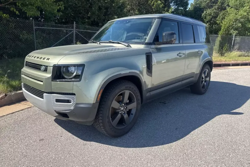2024 Land Rover Defender 110 S photo 1