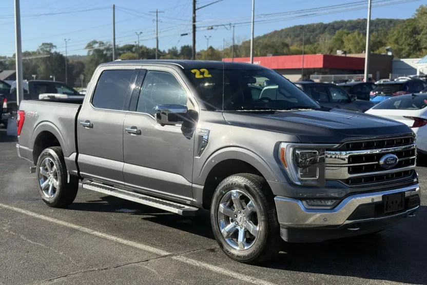 2022 Ford F-150 Lariat photo 1