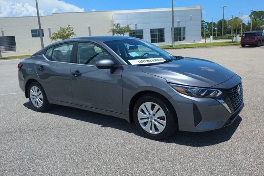 2025 Nissan Sentra S photo 1