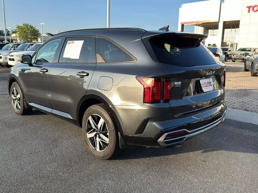 2022 Kia Sorento EX photo 1