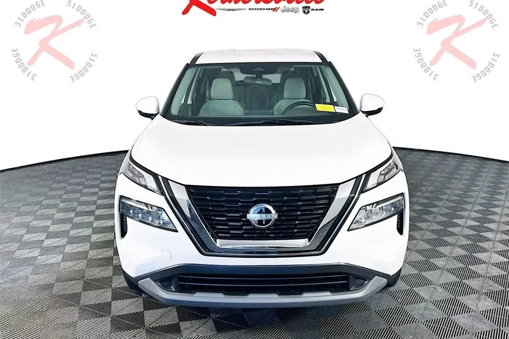 2023 Nissan Rogue SV photo 1