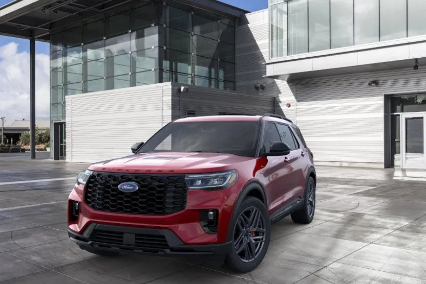 2025 Ford Explorer ST-Line photo 1