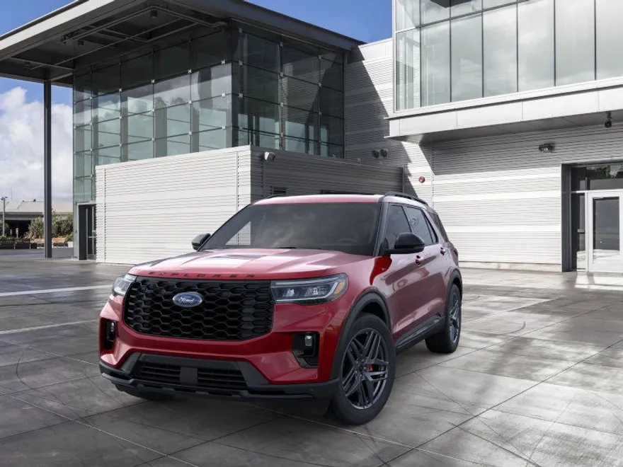 2025 Ford Explorer ST-Line photo 1
