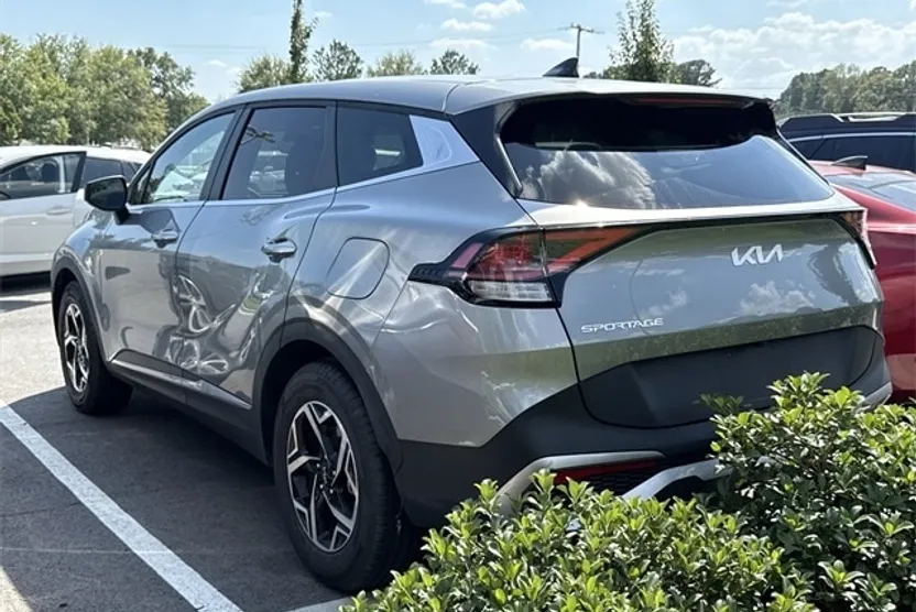 2024 Kia Sportage LX photo 1
