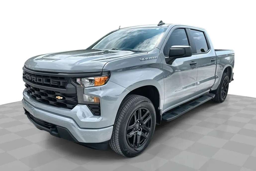 2024 Chevrolet Silverado 1500 Custom photo 1