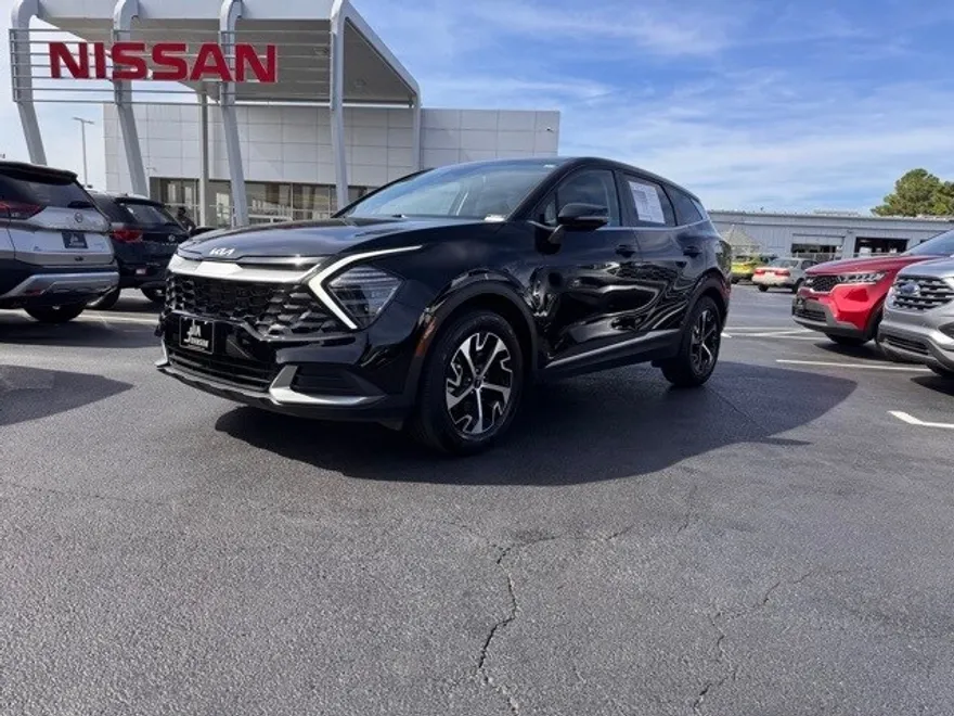2024 Kia Sportage EX photo 1