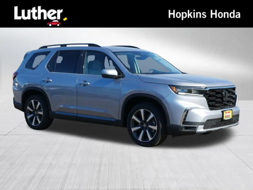 2025 Honda Pilot Touring photo 1