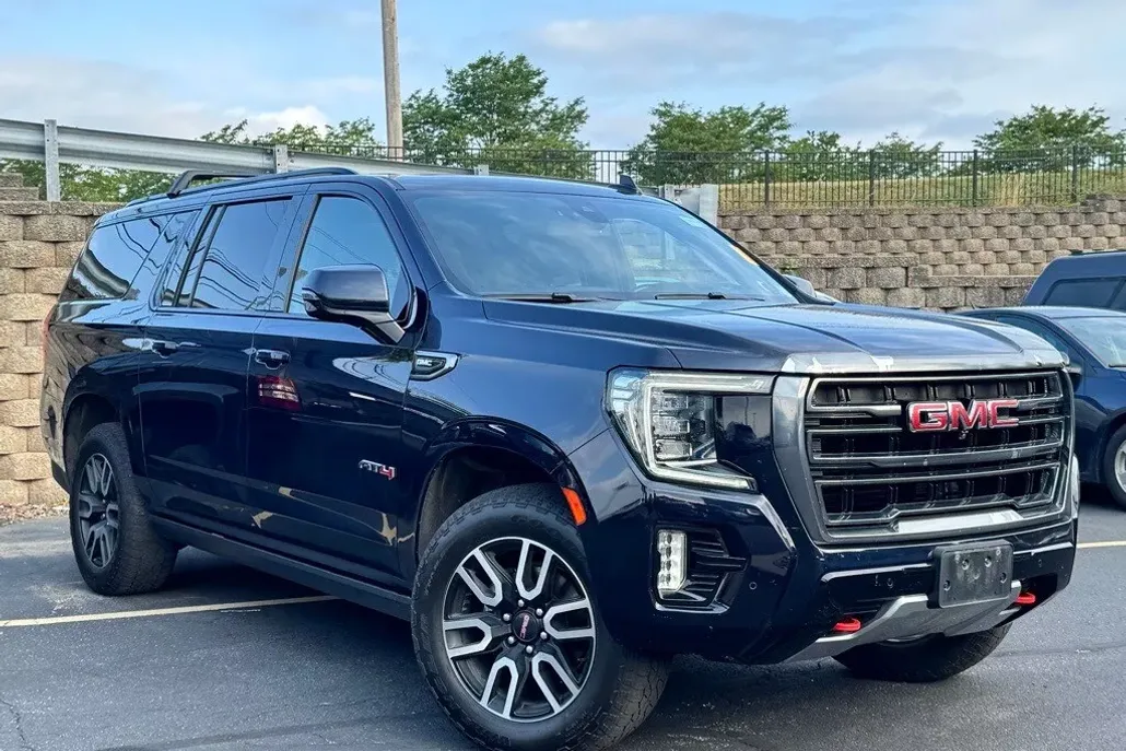 2021 Gmc Yukon XL AT4 photo 1