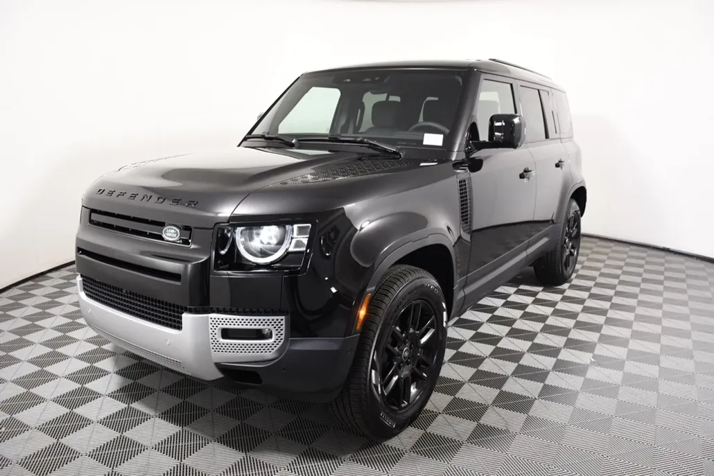 2025 Land Rover Defender 110 S photo 1