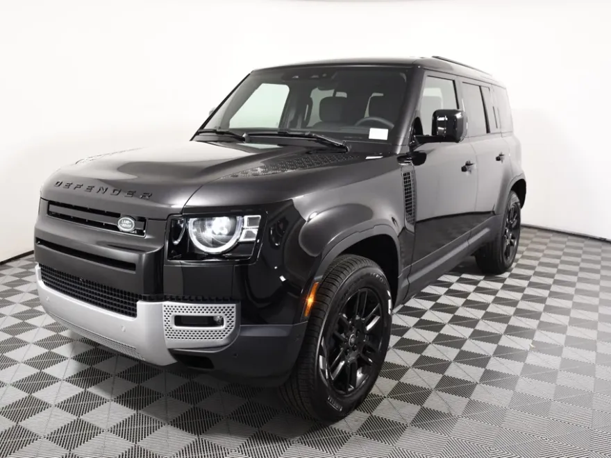 2025 Land Rover Defender 110 S photo 1