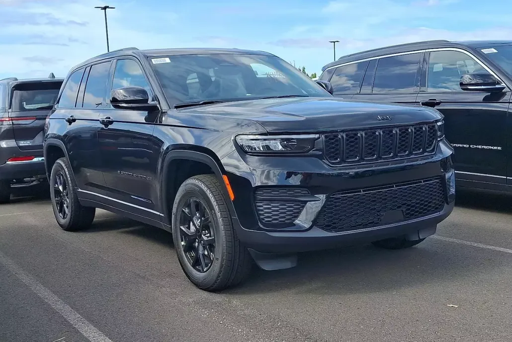 2025 Jeep Grand Cherokee Altitude photo 1