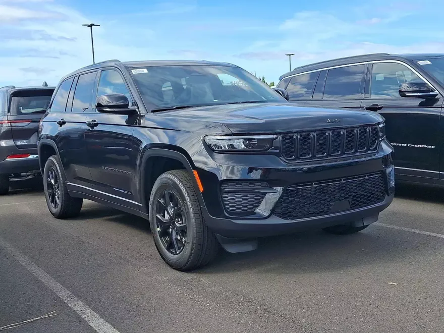 2025 Jeep Grand Cherokee Altitude photo 1