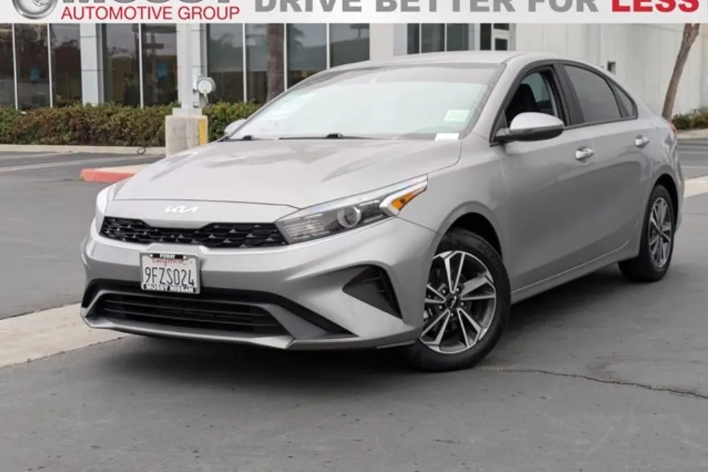 2023 Kia Sportage X-Line photo 1
