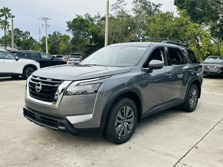 2025 Nissan Pathfinder SV photo 1