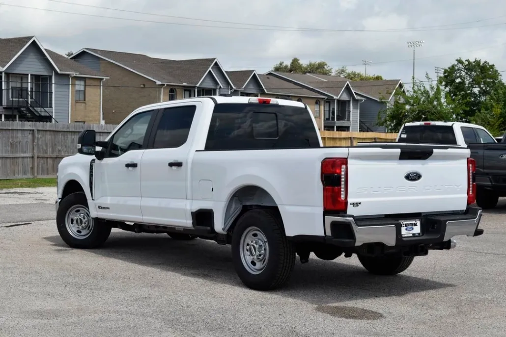 2025 Ford F-250 photo 1