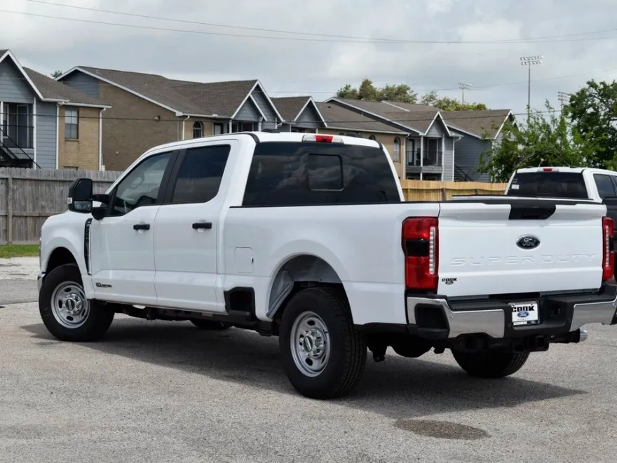 2025 Ford F-250 photo 1