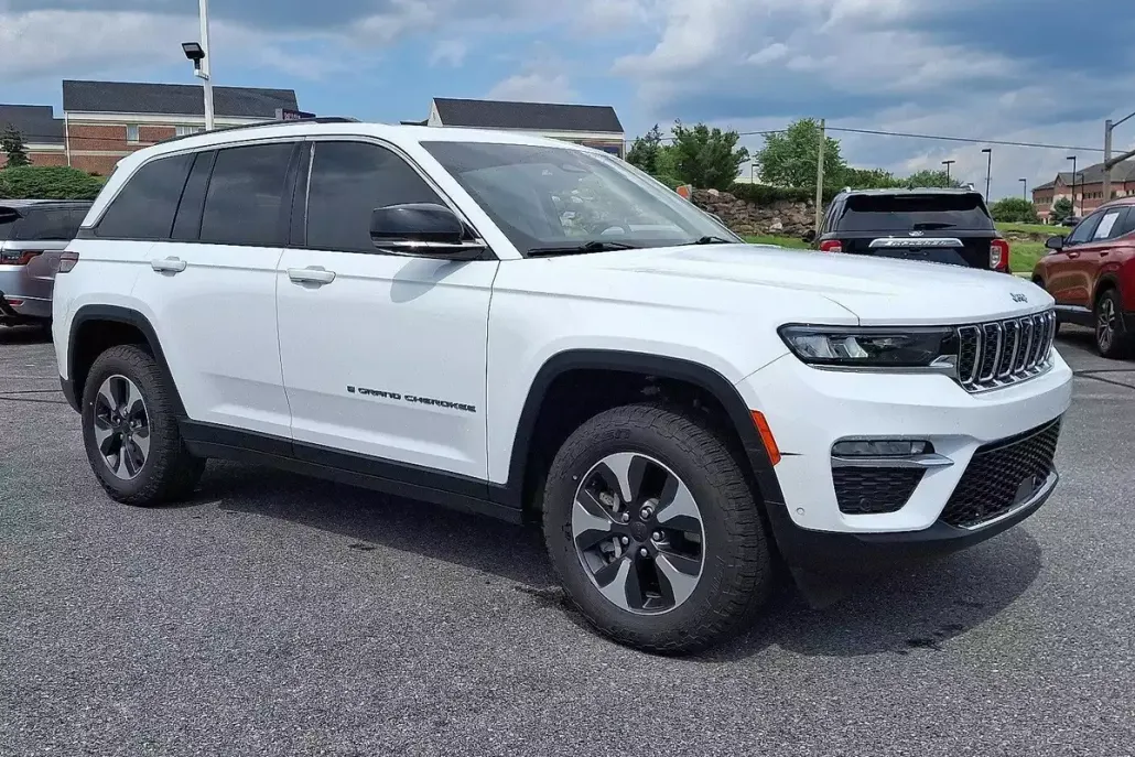 2022 Jeep Cherokee Limited 4xe photo 1