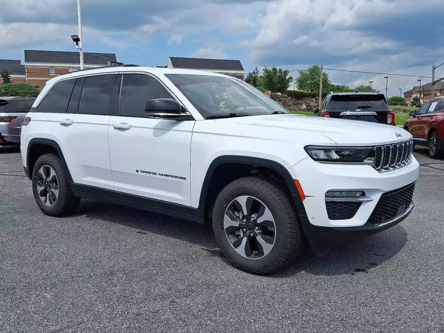 2022 Jeep Cherokee Limited 4xe photo 1