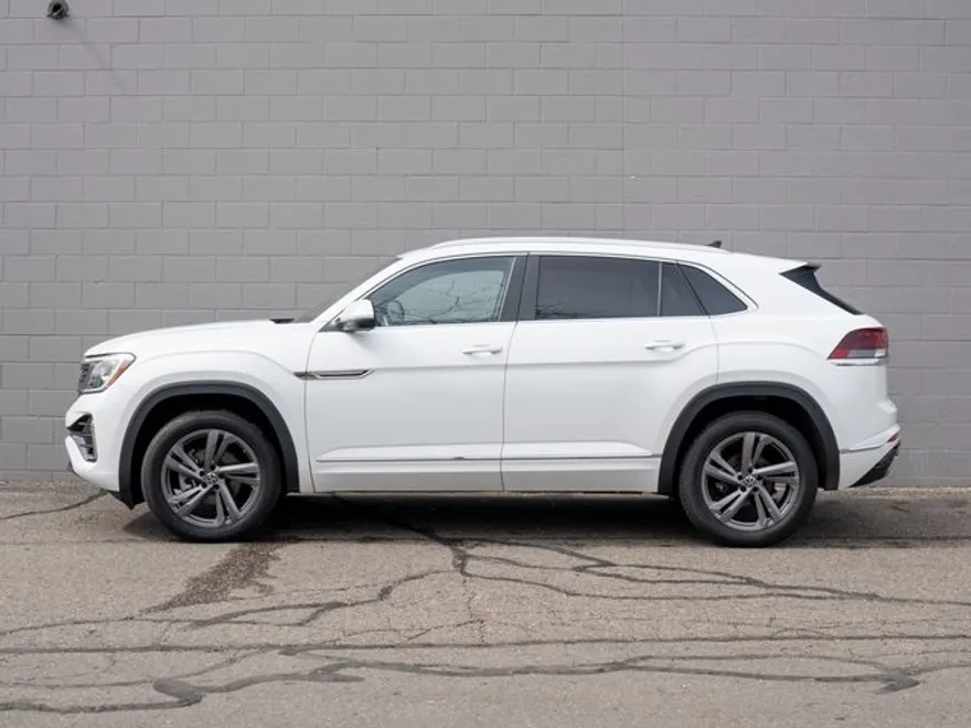 2024 Volkswagen Atlas Cross Sport SEL R-Line photo 1