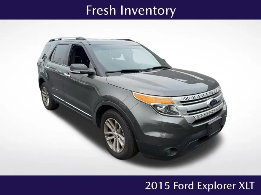2015 Ford Explorer XLT photo 1