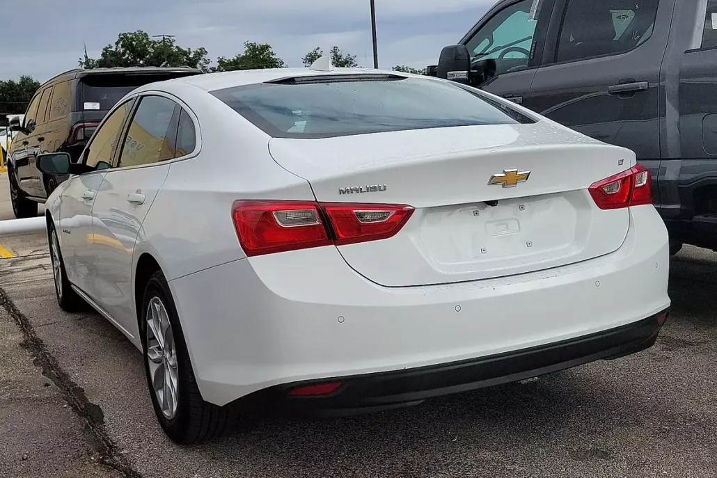 2024 Chevrolet Malibu 1LT photo 1