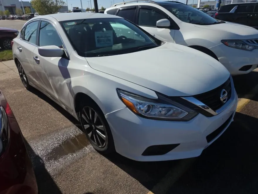 2018 Nissan Altima 2.5 SV photo 1