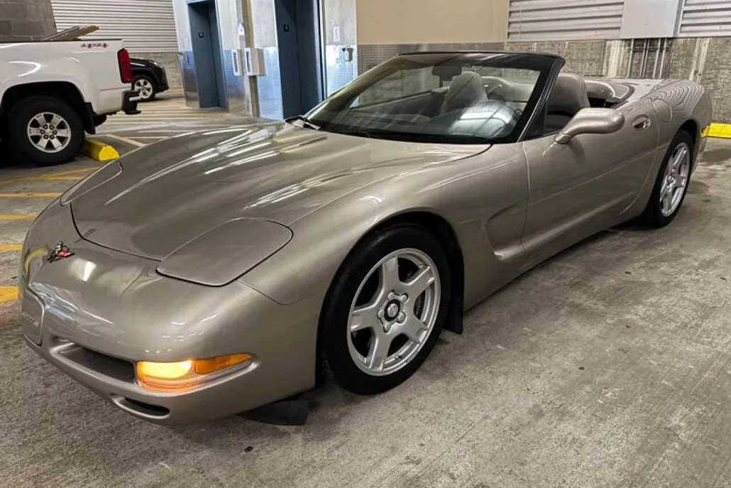1998 Chevrolet Corvette photo 1