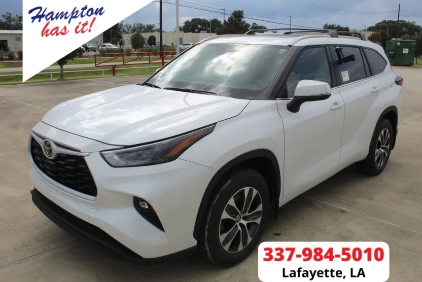 2025 Toyota Highlander XLE photo 1