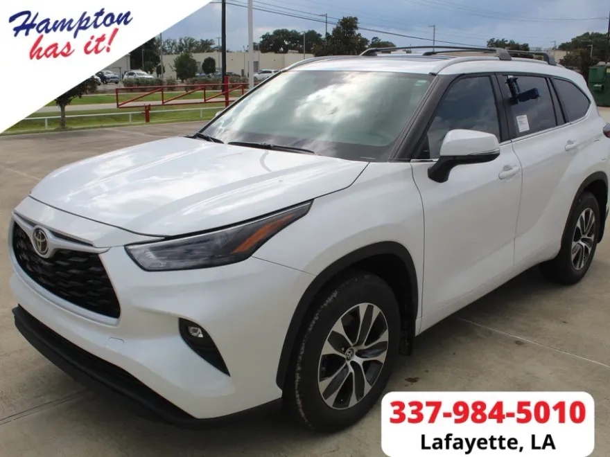 2025 Toyota Highlander XLE photo 1