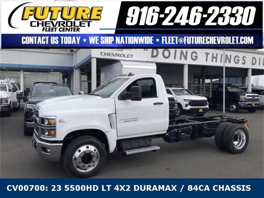2023 Chevrolet Silverado 5500HD LT photo 1