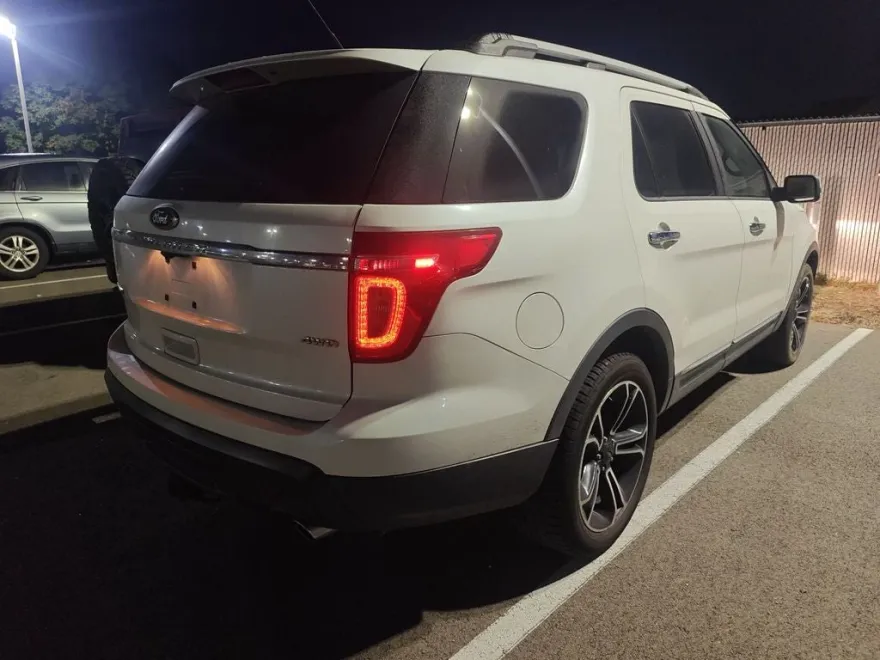2011 Ford Explorer Limited photo 1