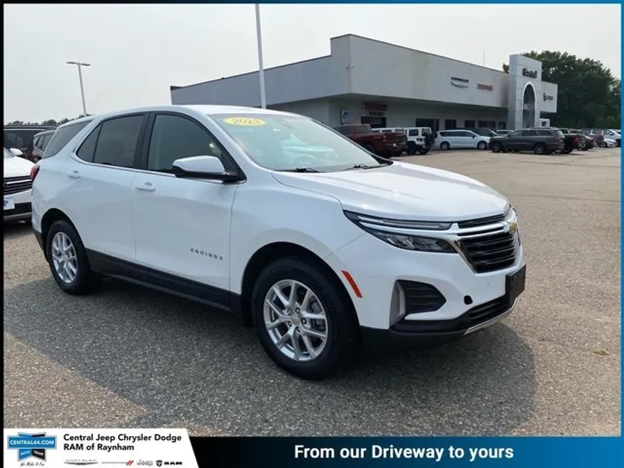 2023 Chevrolet Equinox LT photo 1