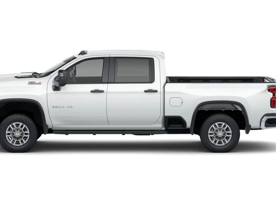 2025 Chevrolet Silverado 2500HD photo 2