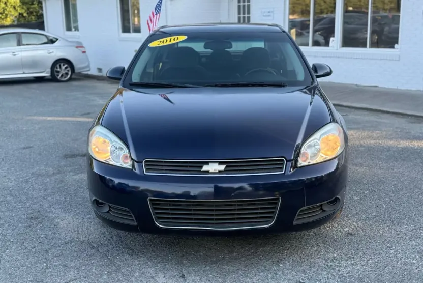 2010 Chevrolet Impala photo 1