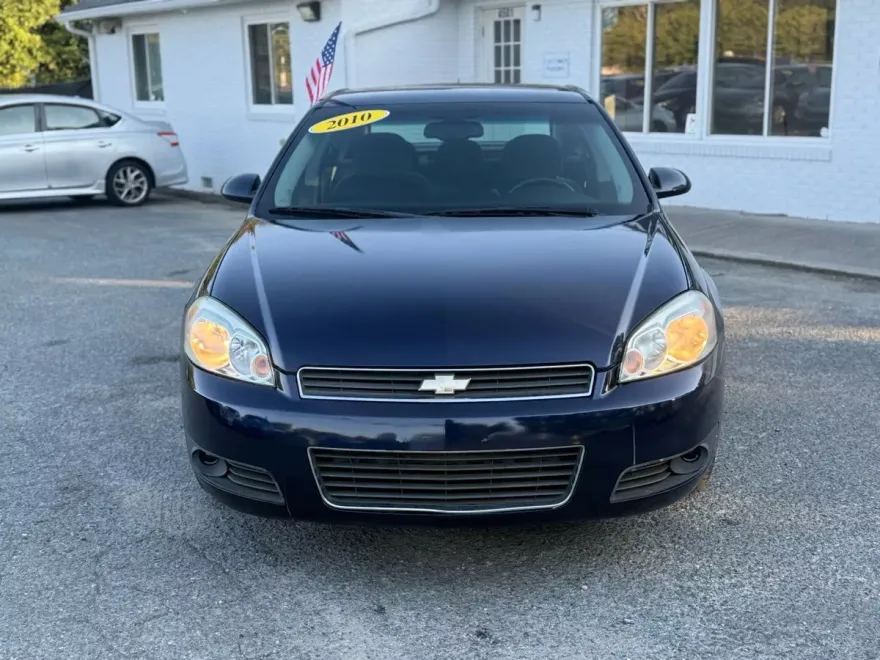 2010 Chevrolet Impala photo 1