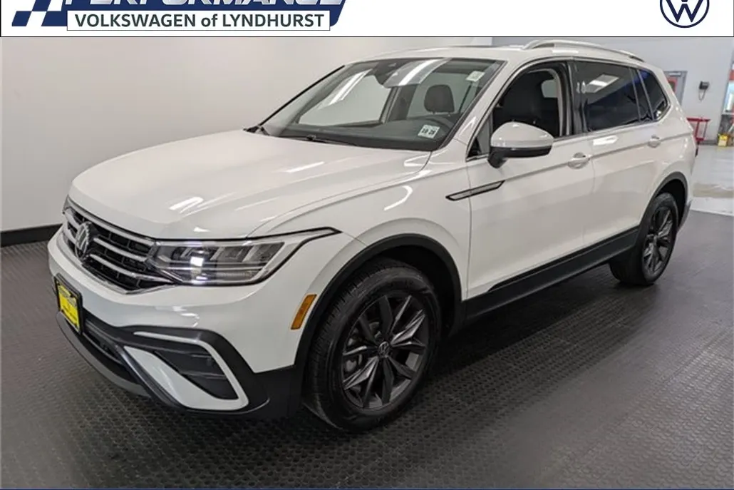 2024 Volkswagen Tiguan SE Wolfsburg Edition photo 1