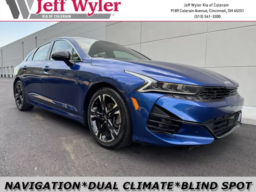 2022 Kia K5 GT-Line photo 1